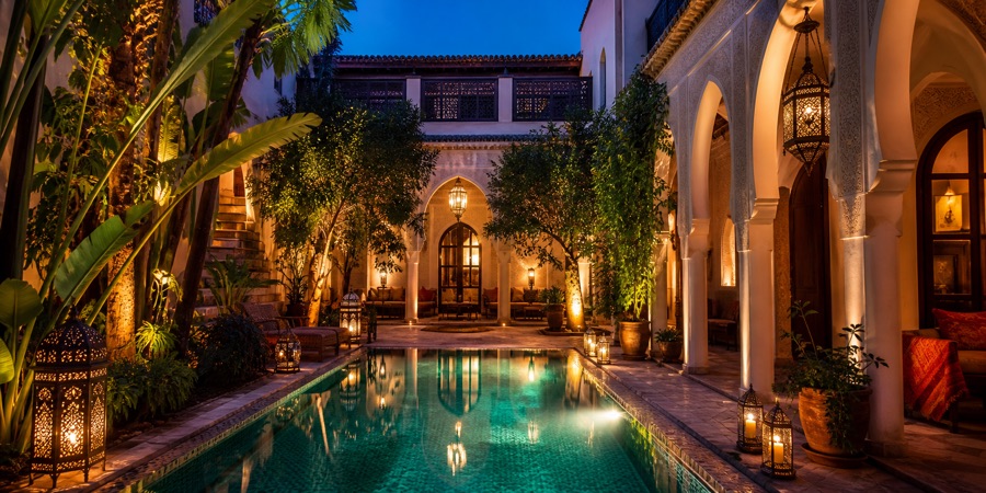 Guides SEO, réservation directe, Google Business, plateformes et publicités pour riads, hôtels, maisons d’hôtes, excursions et activités touristiques.
